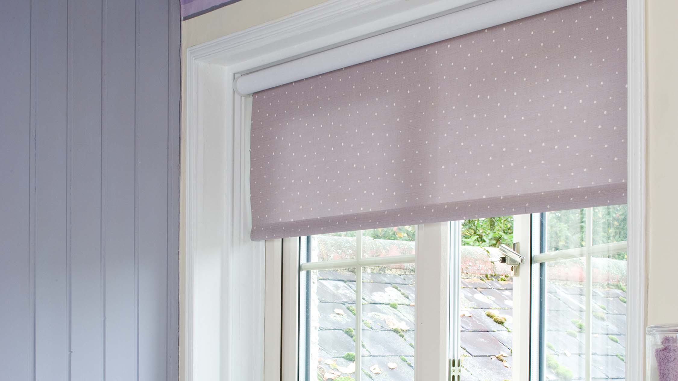 Laminated roller blind