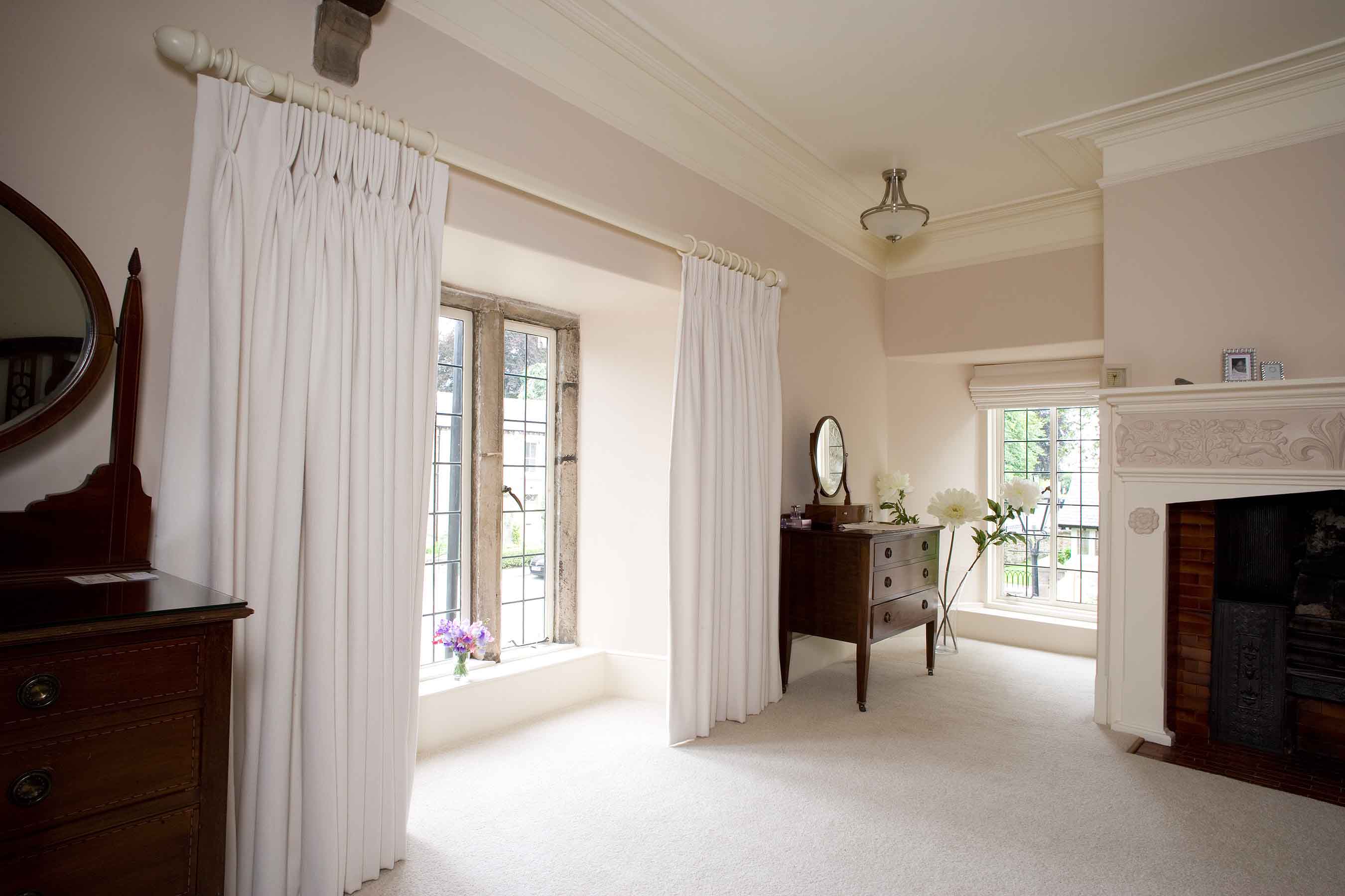 Made to measure curtains with triple pleats