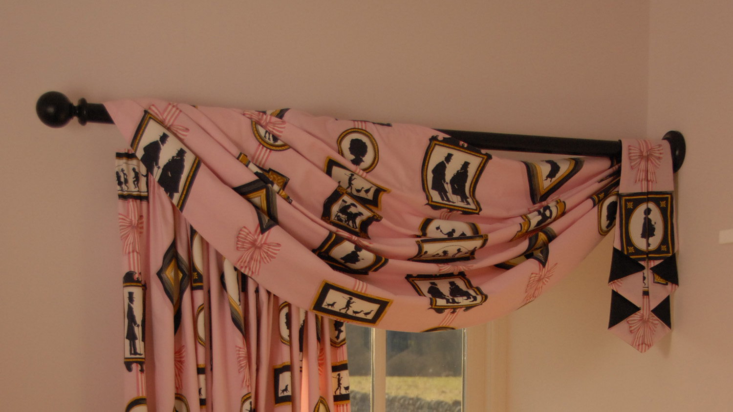 Swags & tails Lynnwood Interiors